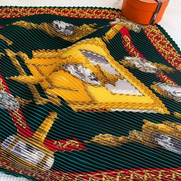 Hermès Carré 90 Pleated Feux de Route NWOT - Picture 2 of 6